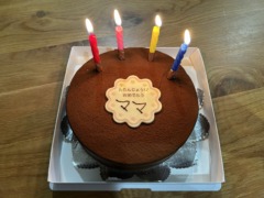 節目の誕生日のひととき〈スタッフブログ〉